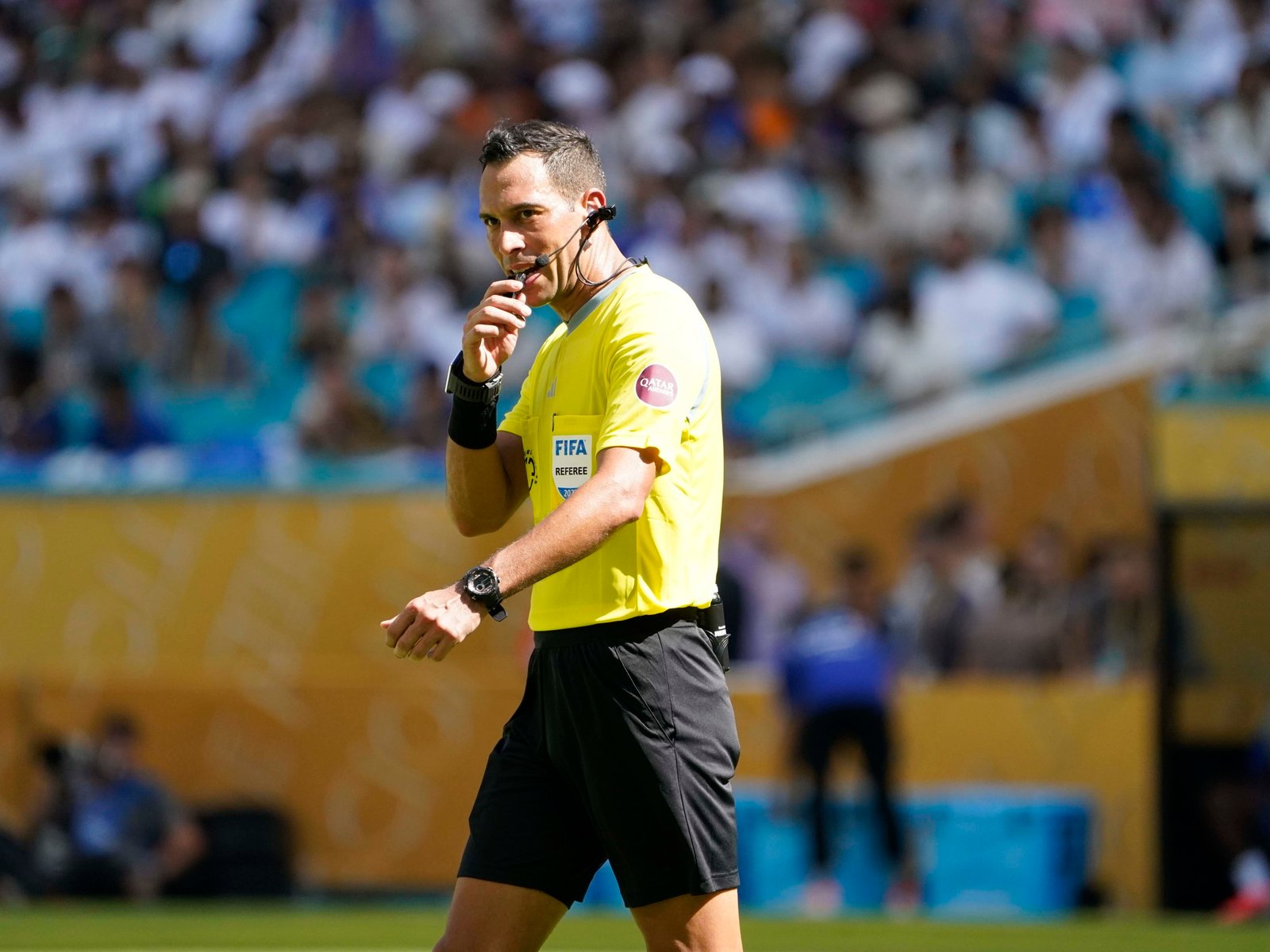 los árbitros del fútbol argentino deberán anunciar sus decisiones tras revisar el VAR y qué pasará con los alcanzapelotas