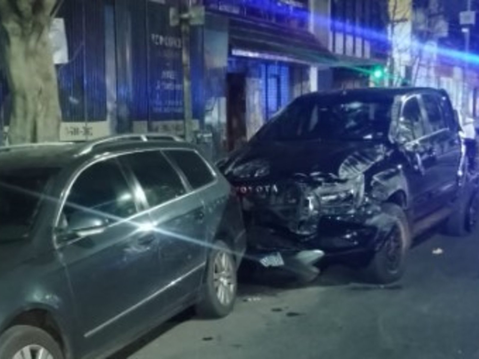 robó una camioneta y cuando intentaba escapar atropelló y mató a un motociclista