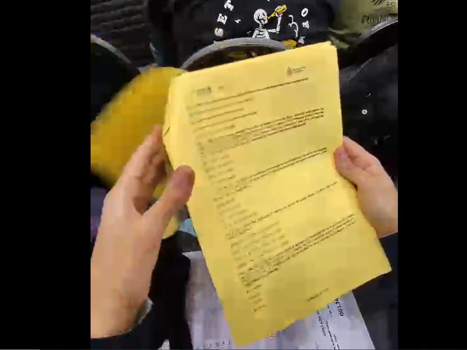 un video muestra cómo se habría copiado un aspirante en el examen de residencia