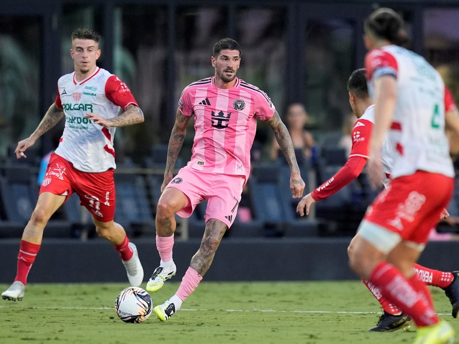 a que horas juega pumas hoy