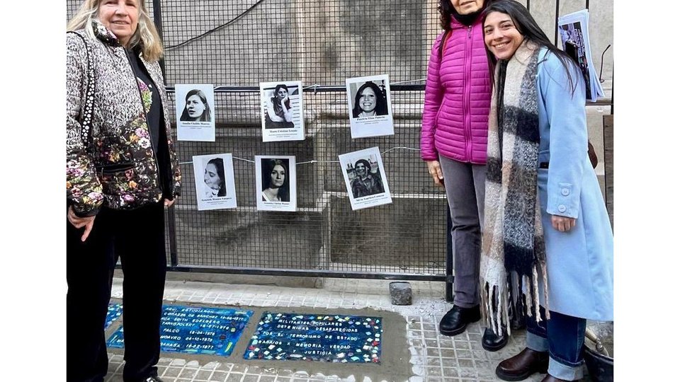 Baldosas por la memoria en el Normal 3 de San Telmo