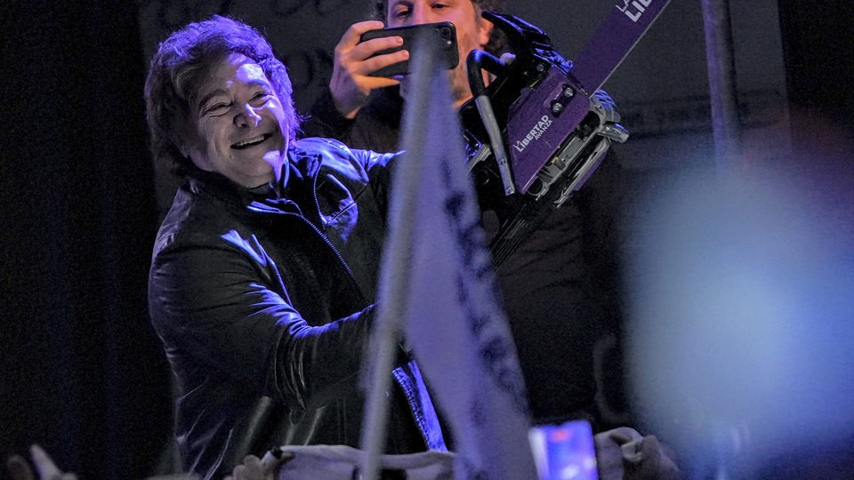 Banalizar el Nunca Mas, la única propuesta de campaña de Javier Milei | El Presidente presentó a los candidatos bonaerenses de LLA