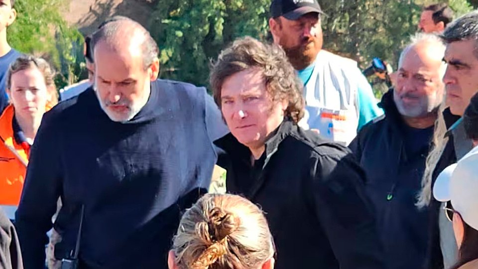 El gobierno bonaerense le reclama a Milei que cumpla con la asistencia a Bahía Blanca | La Casa Rosada no cumple con la ayuda por las inundaciones