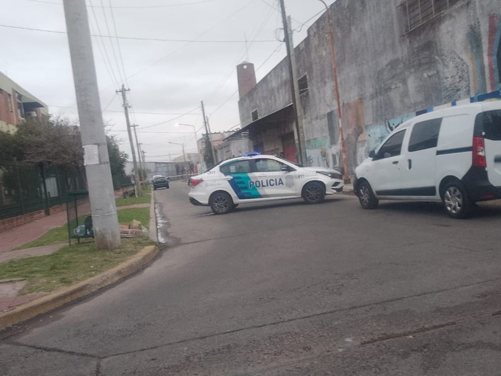 Motochorros intentaron robarle a un policía en La Matanza: un ladrón muerto