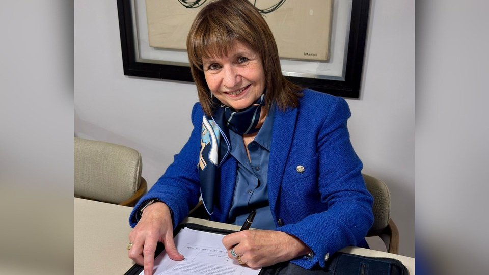 Patricia Bullrich confirmó su candidatura a senadora por la Ciudad de Buenos Aires | La ministra cambia la represión por una banca