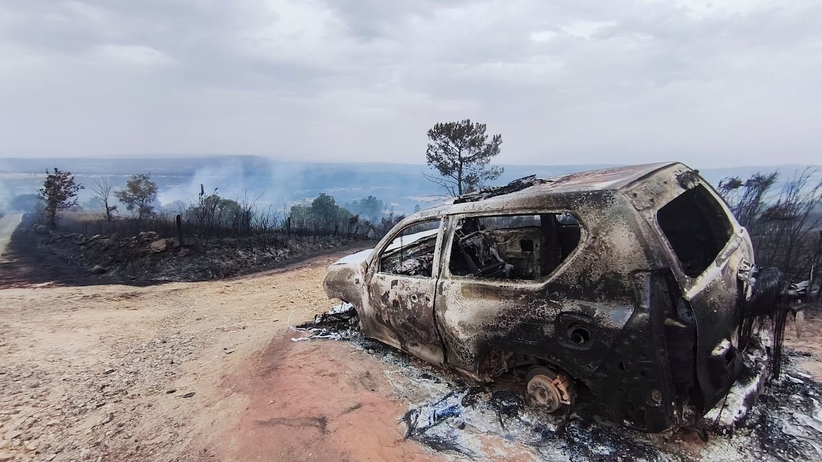 Última hora de los incendios en España, en directo | El fuego se ceba con Ourense y Zamora con 8.000 vecinos evacuados: “Era como una película de miedo” | España
