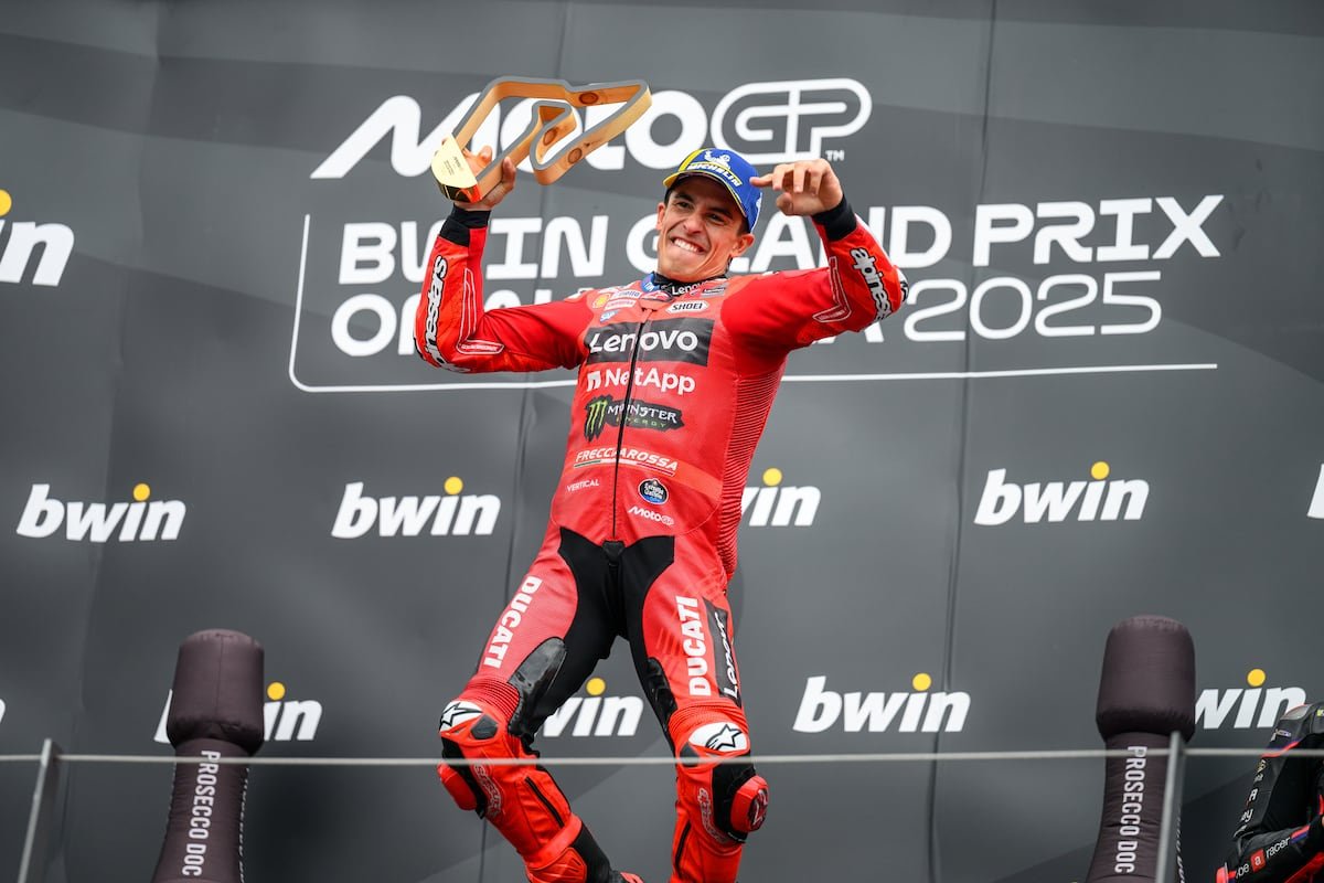 El piloto español Marc Márquez celebra su victoria el Gran Premio de Austria, este domingo.