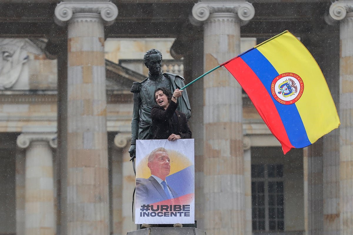 Uribe ante la justicia: seis preguntas sobre una sentencia que divide | Opinion | América