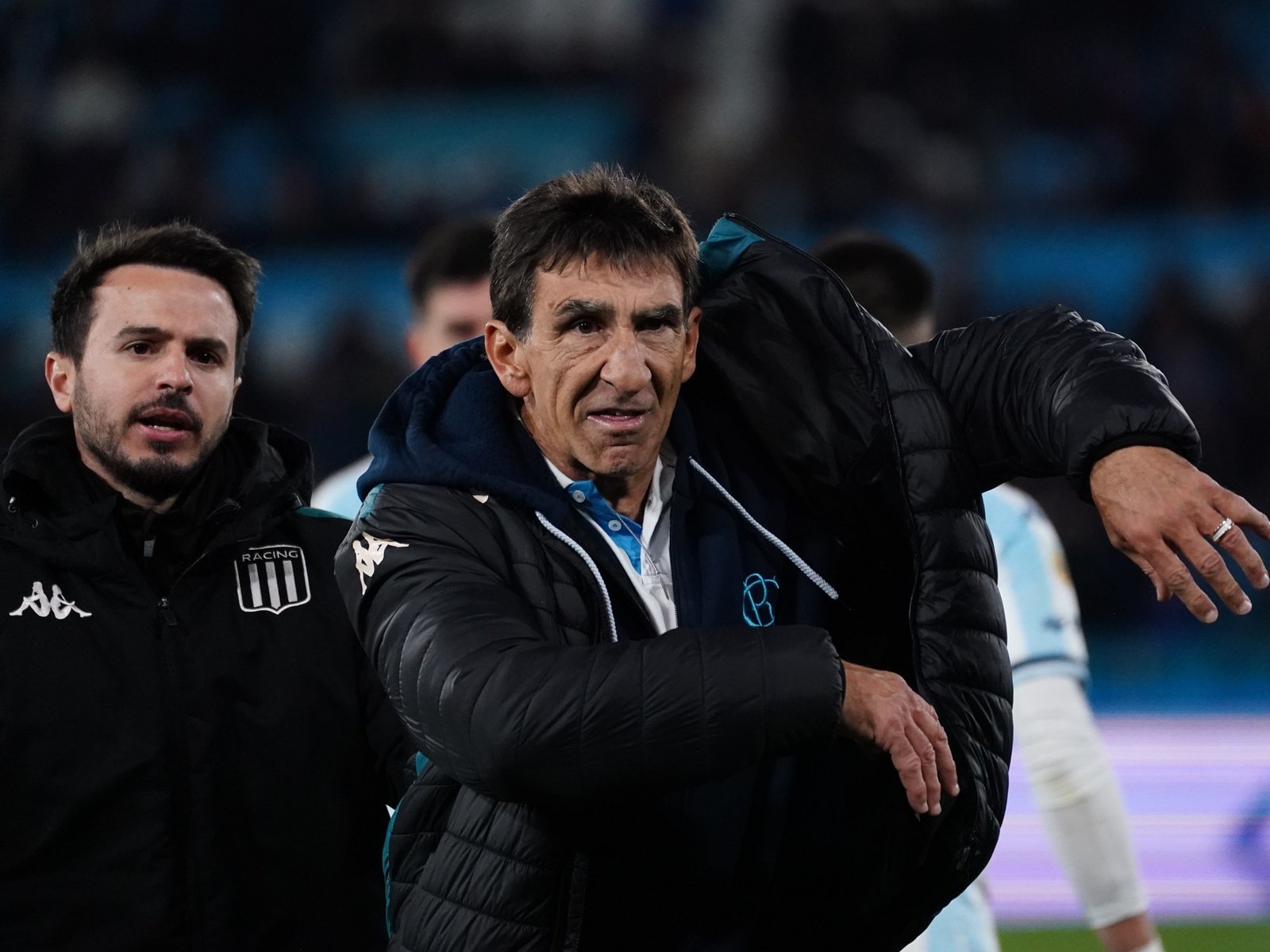 le gritó "ladrón" al árbitro, aplaudió con ironía, fue expulsado y se expone a una dura sanción