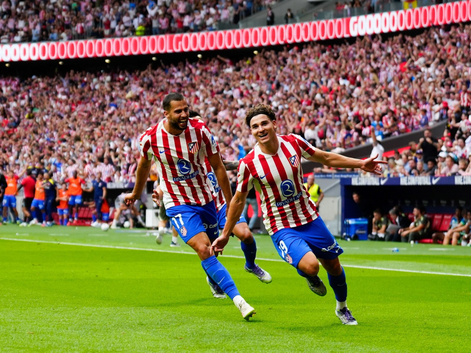 Atlético de Madrid goleó en el clásico con un Julián Álvarez en modo crack frente al Real Madrid que terminó con Mastantuono caliente