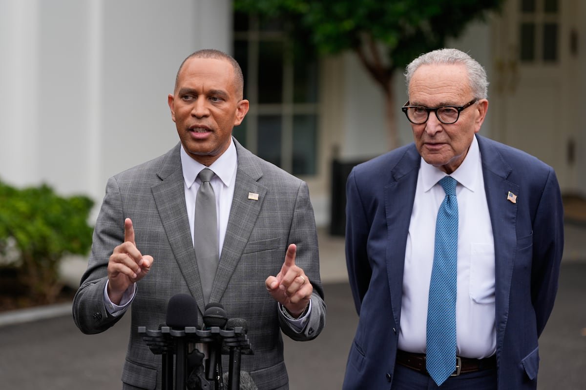 EE UU se asoma al abismo del cierre del Gobierno tras una infructuosa reunión entre Trump y los líderes demócratas | Internacional