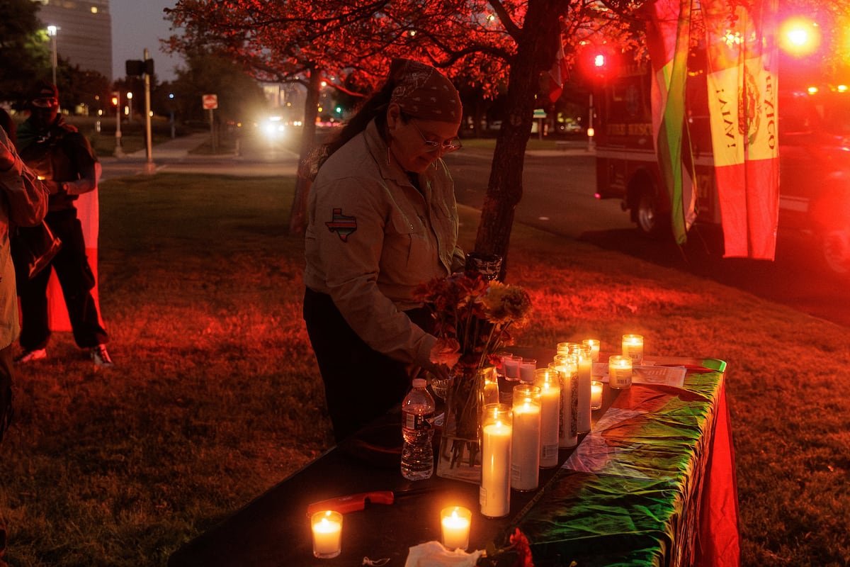 Heridos y vigilados en la cama del hospital, el doble castigo de los migrantes baleados en la oficina del ICE en Dallas | Inmigración en Estados Unidos