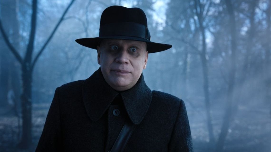 Netflix prepara un spin-off de "Merlina" sobre el excéntrico Tío Lucas: todo lo que se sabe