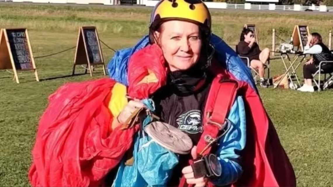 Una mujer murió luego de que su paracaídas no se abriera al saltar de una avioneta