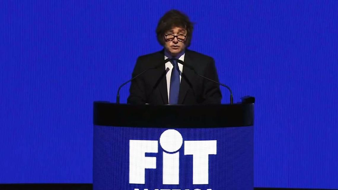 Ya en suelo argentino, Milei defendió el rumbo