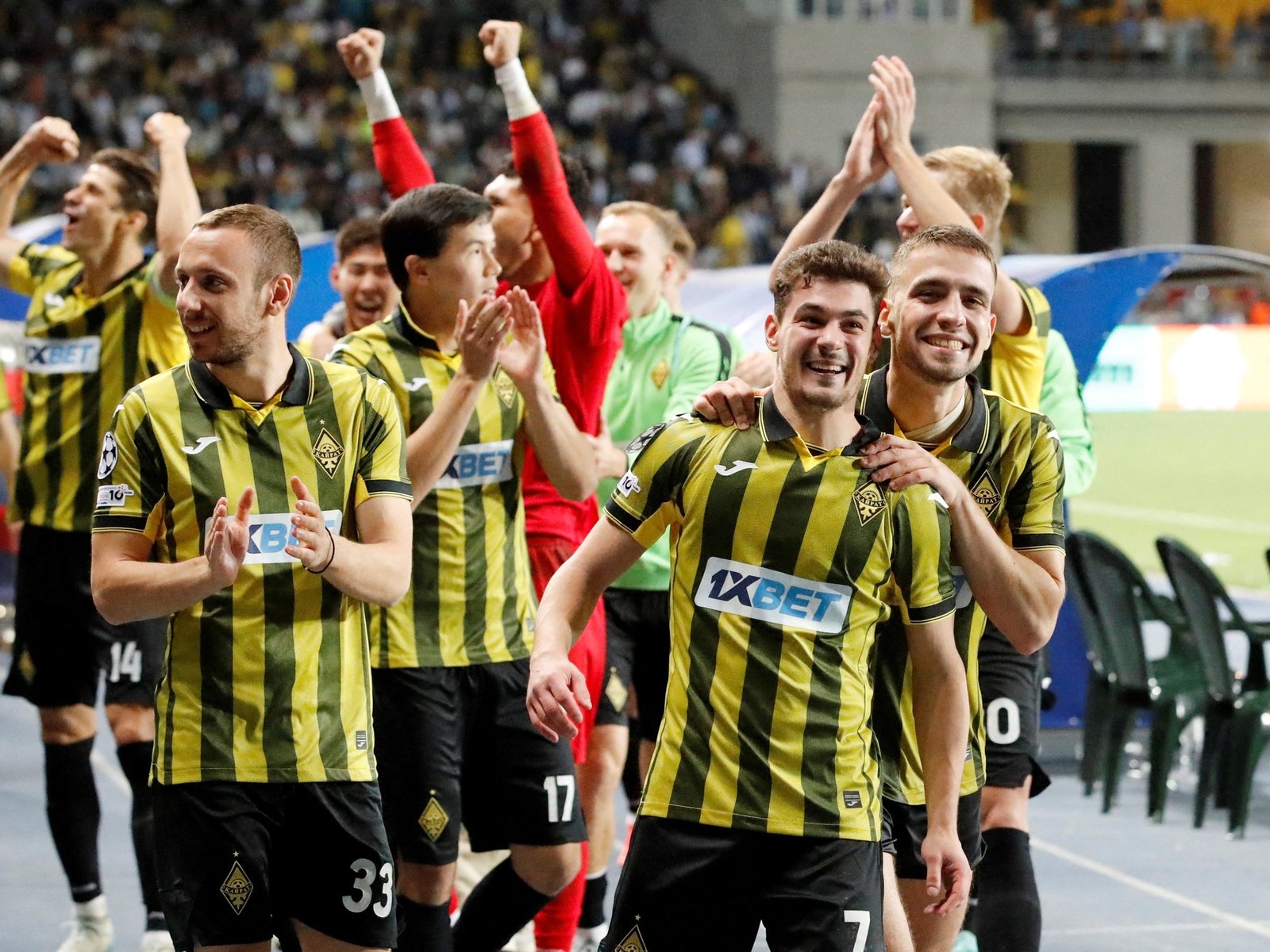 dueño oligarca, futbolistas desconocidos y una vuelta al mundo por el sueño