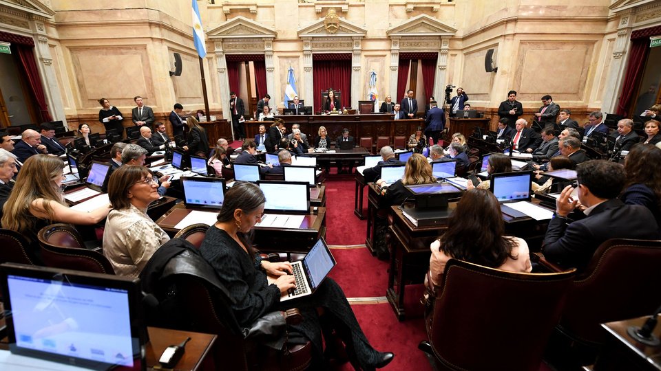 pedidos de interpelación a Kari