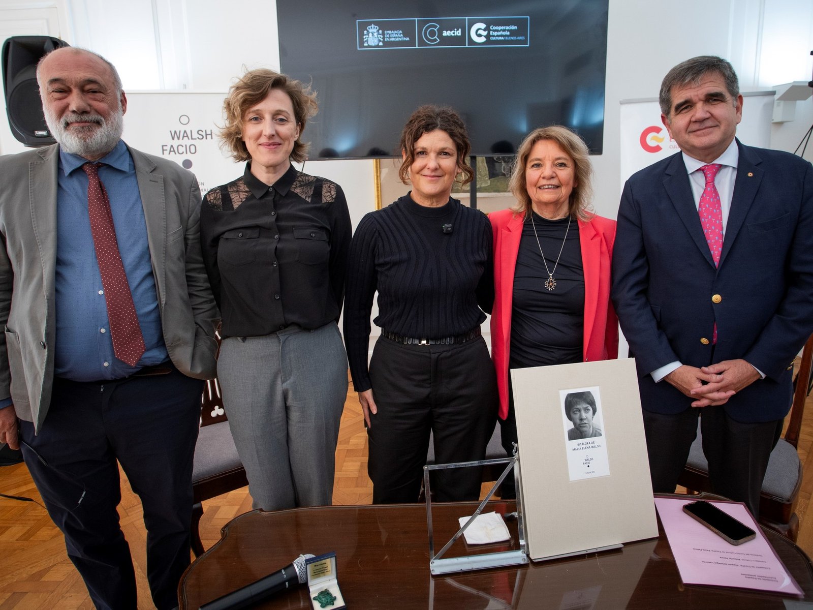 qué obras de María Elena Walsh y Sara Facio ingresan a la Caja de las Letras