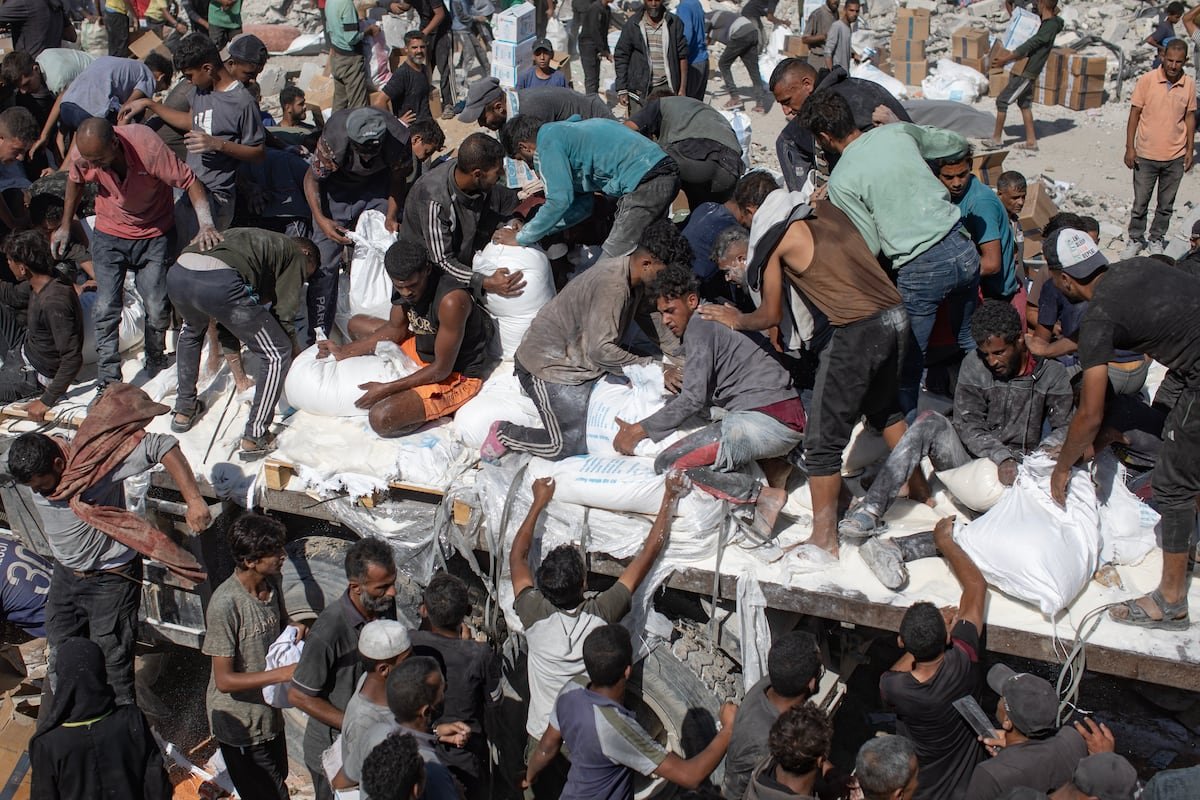 Última hora del conflicto en Oriente Próximo, en directo | Unos 2.000 presos palestinos serán liberados una vez Israel haya recibido a los secuestrados, según la oficina de Netanyahu | Internacional