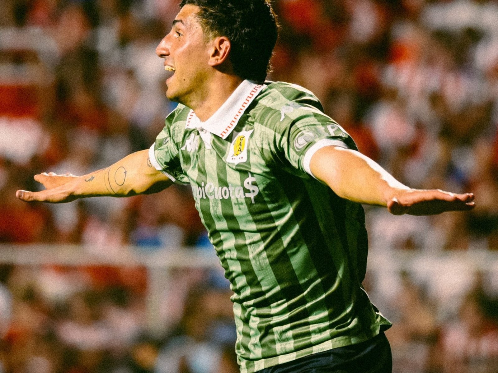 Aldosivi volvió a gritar un gol después de 643 minutos, logró su primera victoria en el torneo y le impidió a Unión escaparse en la punta