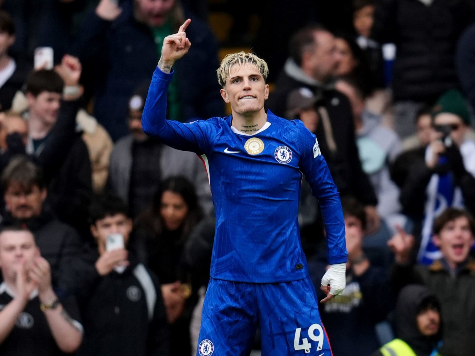 Alejandro Garnacho convirtió su primer gol en el Chelsea con una gran definición