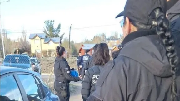 Allanamientos en Santa Cruz tras disparos a motociclista en pleno centro