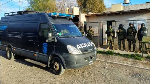 Allanamientos por amenazas con arma de fuego: hallan una bicicleta robada