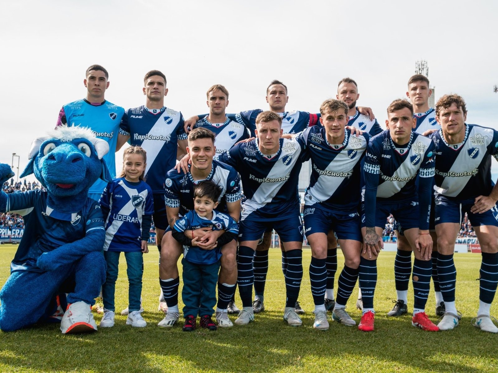 Alvarado fue goleado por el descendido Arsenal y también bajó; Dep. Maipú, tras el escándalo, al Reducido por el otro ascenso