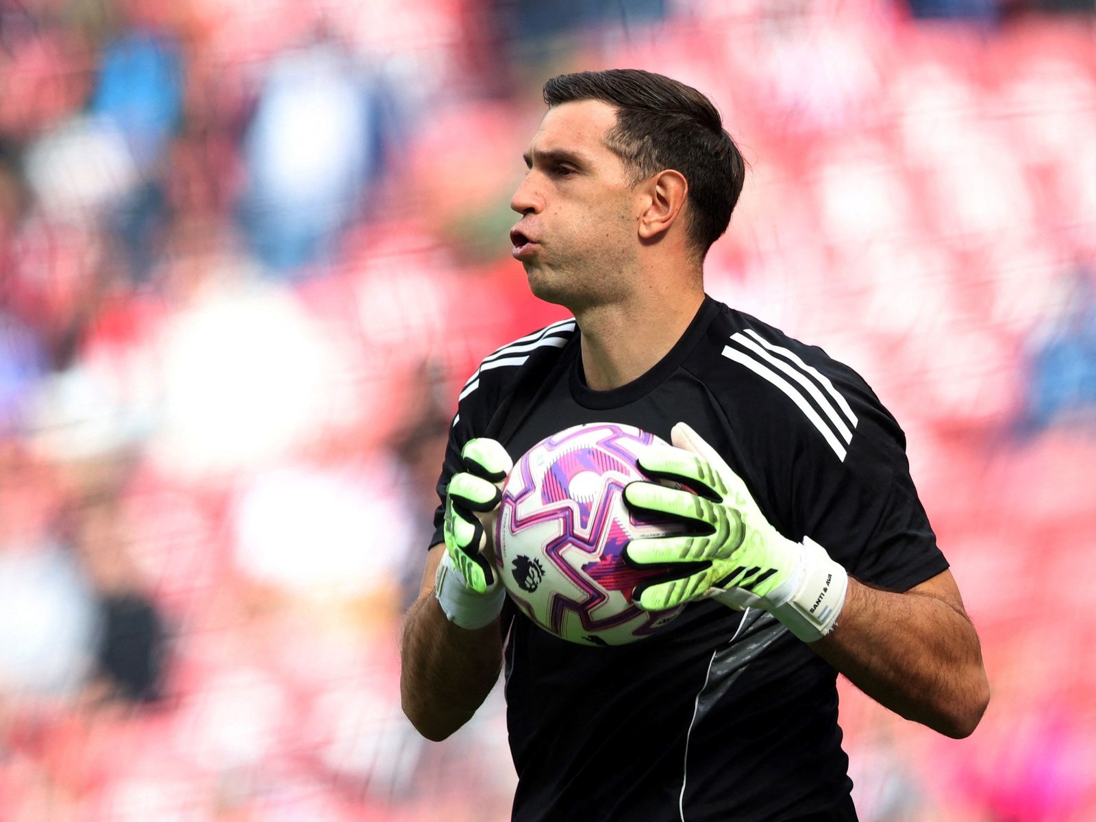 Aston Villa con Emiliano Dibu Martínez vs Burnley, por la Premier League: minuto a minuto, en directo