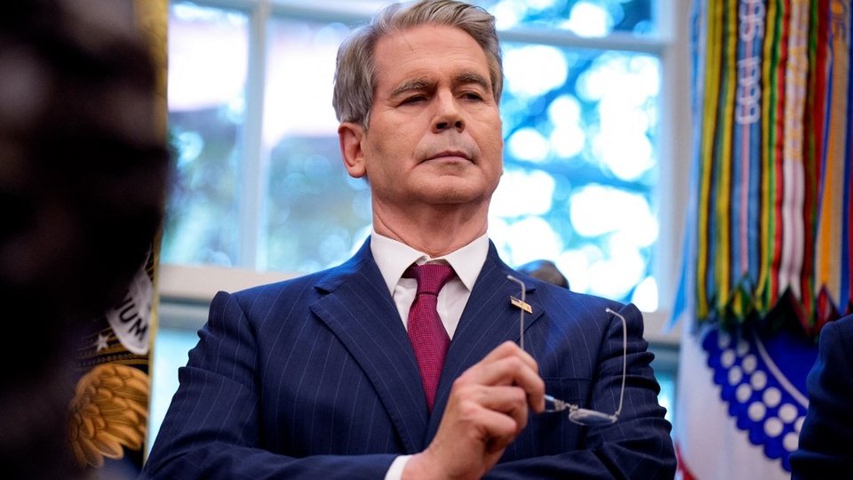 Bessent convocó a su subordinado Caputo para avanzar con el salvataje | Tras «una llamada muy positiva»