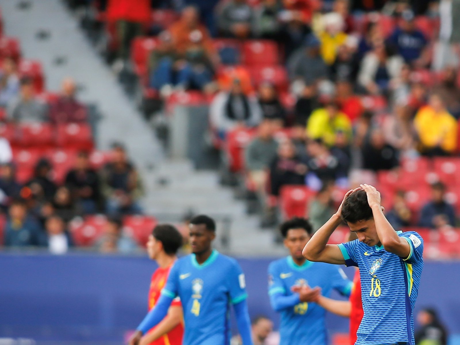 Brasil eliminado por España en primera ronda y el posible rival de Argentina en octavos