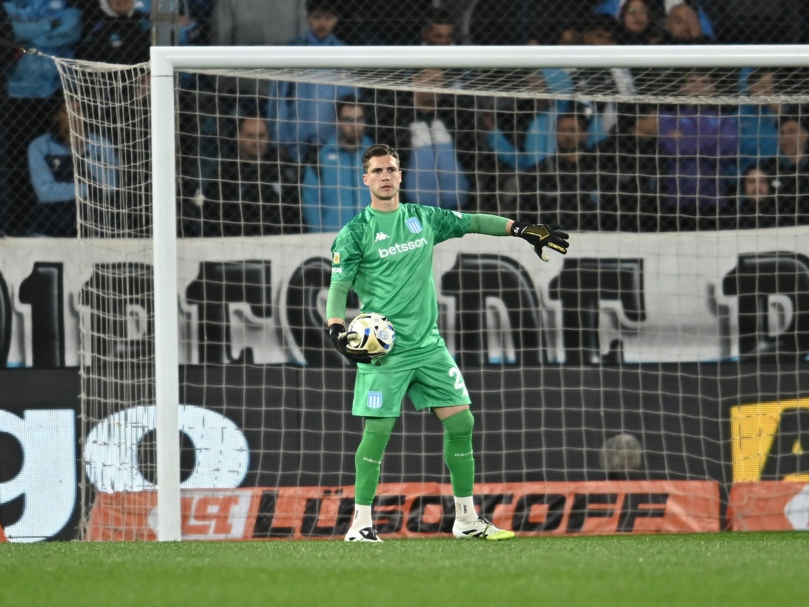 Cambeses, otra vez figura y el llamado de la Selección: «Cuando me enteré, llamé a mi mamá» :: Olé