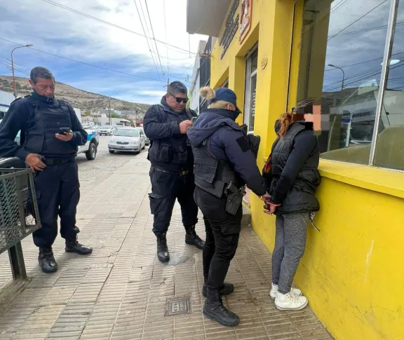 Capturan a mujer que violó el arresto domiciliario en una causa federal