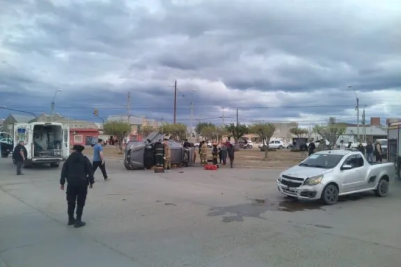 Choque y vuelco en Km 8