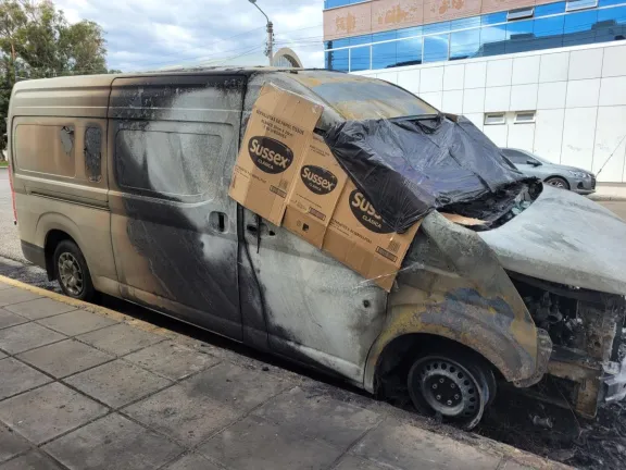 Comodoro: esperó el paso del rondín y luego prendió fuego la camioneta secuestrada