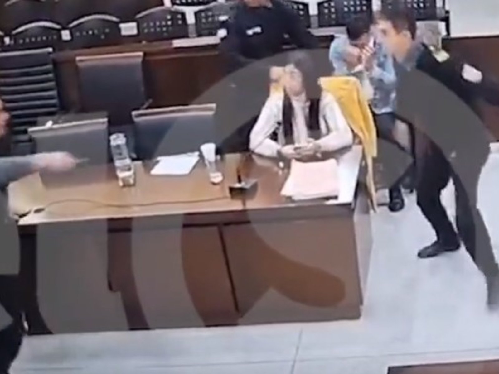 Condenaron a 5 años al preso que intentó matar a una fiscal durante un juicio en Mendoza