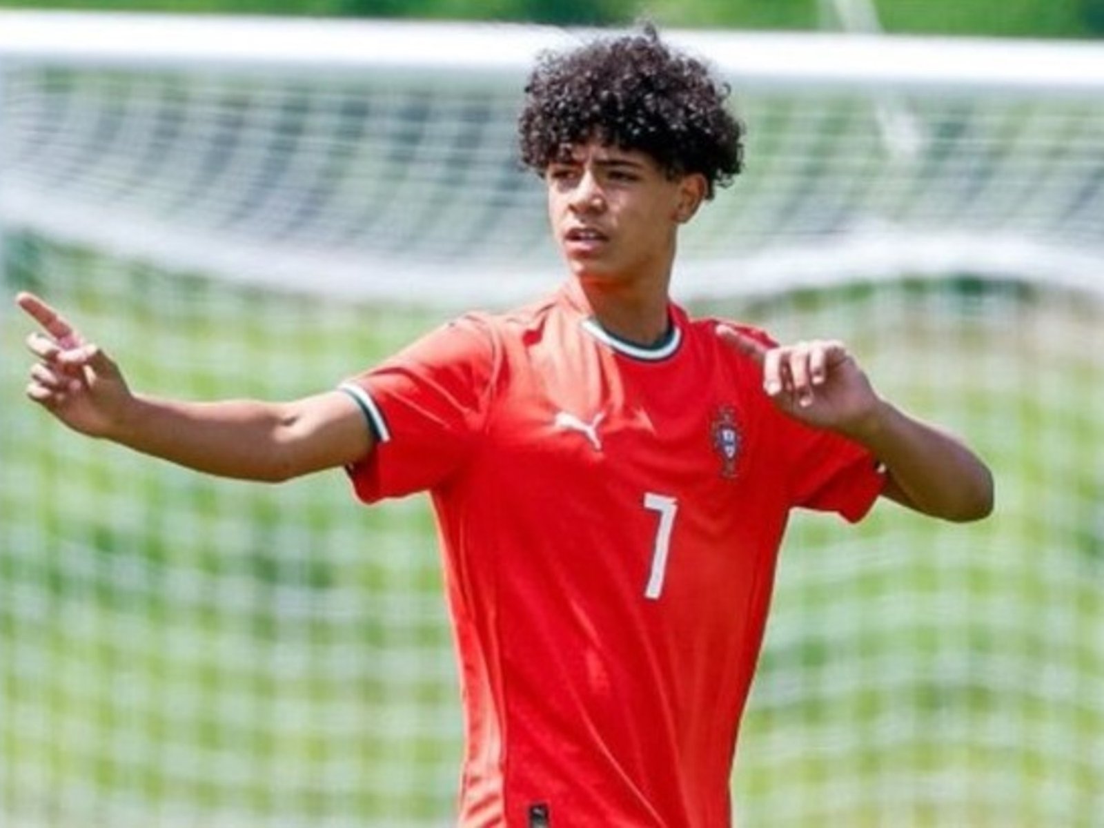 «Cristianinho», el hijo mayor de Cristiano Ronaldo, debutó con la selección Sub 16 de Portugal