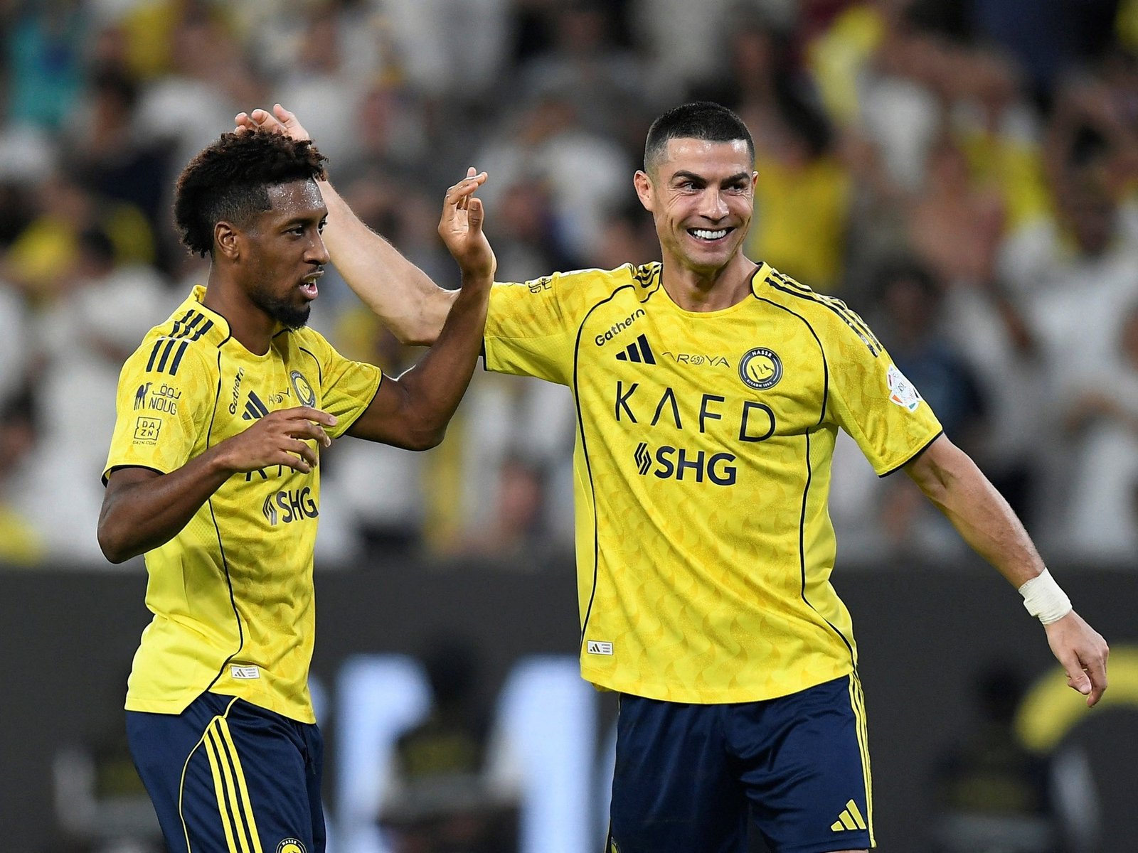 Cristiano Ronaldo metió un terrible zapatazo y sigue a paso redoblado en la cuenta regresiva para llegar a los mil goles