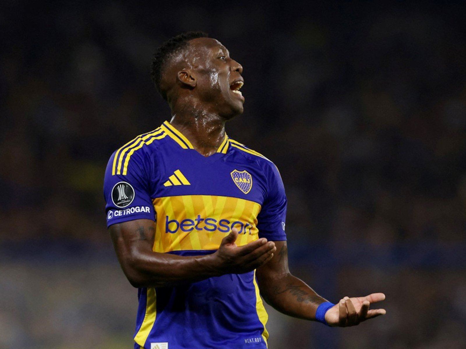 Denuncian a Luis Advíncula por intentar fugarse tras provocar un accidente de tránsito en la ruta