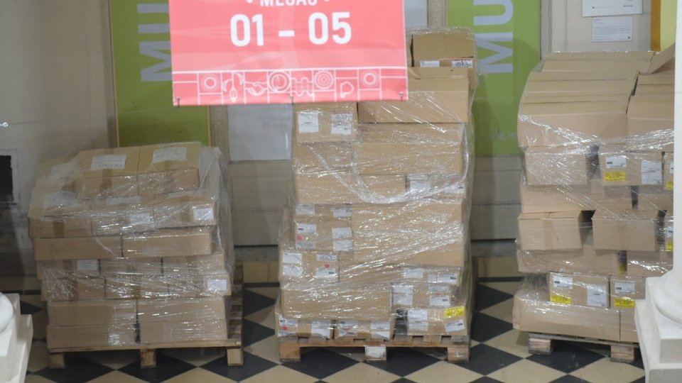 El Gobierno quiere pagar las boletas de Santilli "con la nuestra"