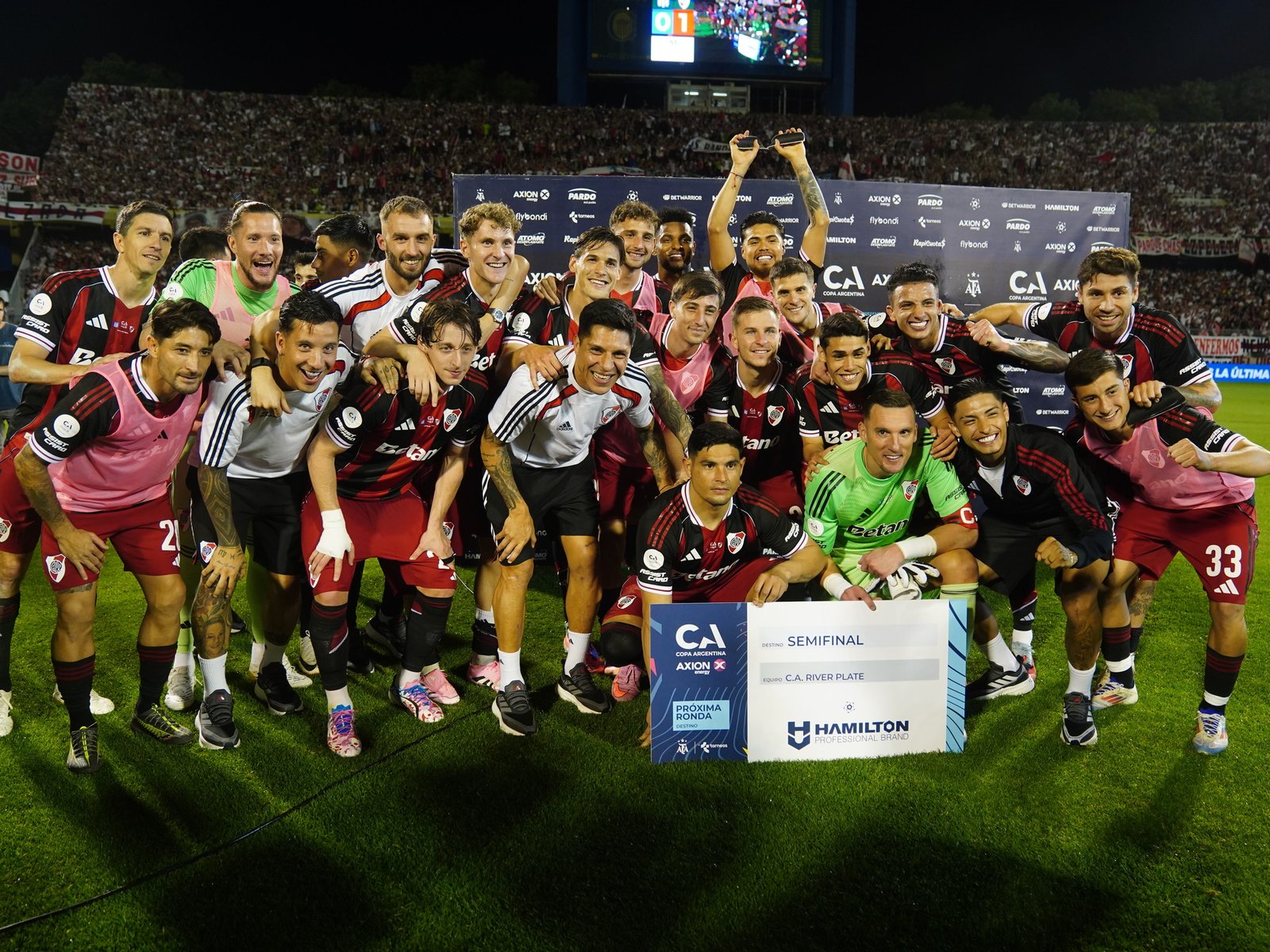 El River de Gallardo reapareció para amargar a Racing por un gol de Salas en un clásico picante y está en semifinales de la Copa Argentina