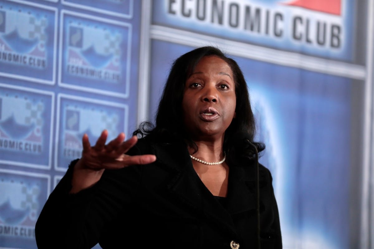 El Supremo impide de momento que Trump destituya a Lisa Cook como gobernadora de la Fed | Economía