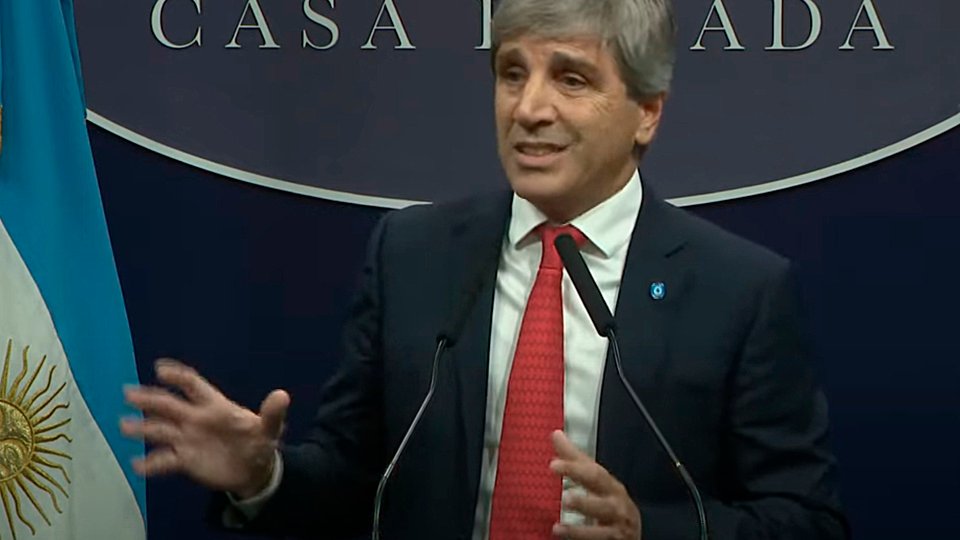 El dólar sube mientras Caputo habla del "riesgo kuka"