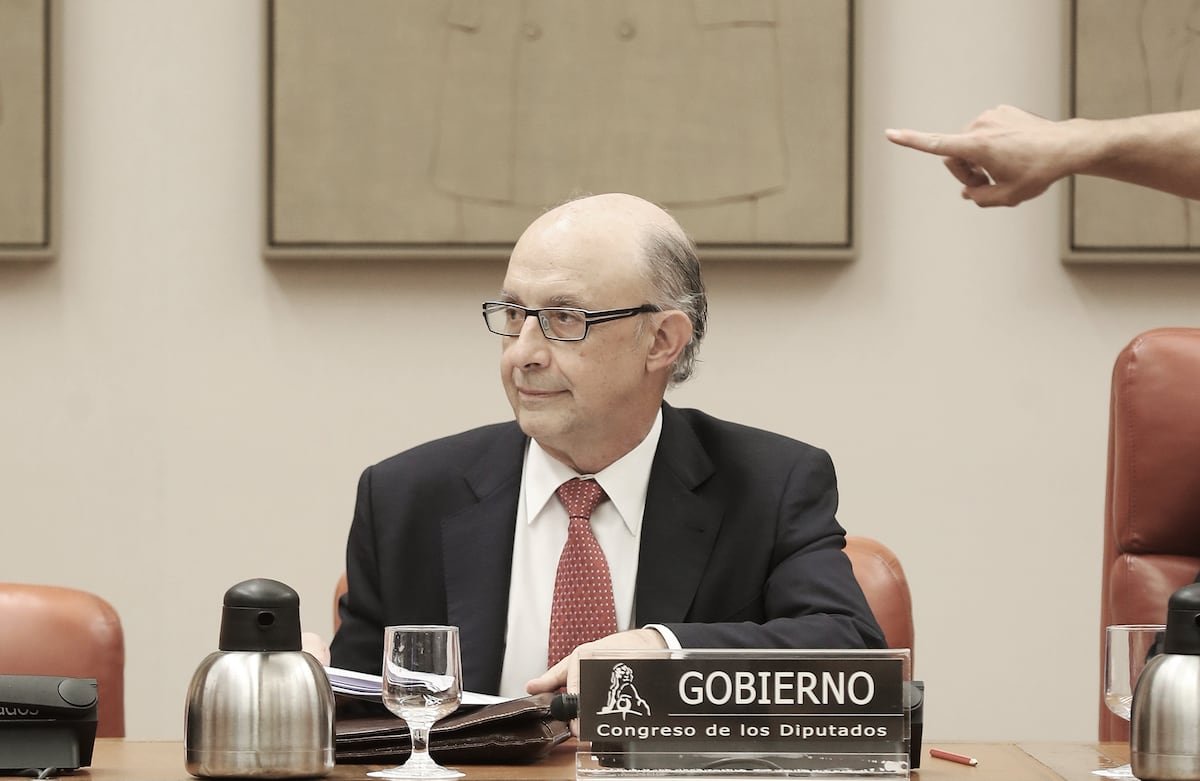 El juez del ‘caso Montoro’ prorroga la investigación seis meses, hasta enero de 2026 | España