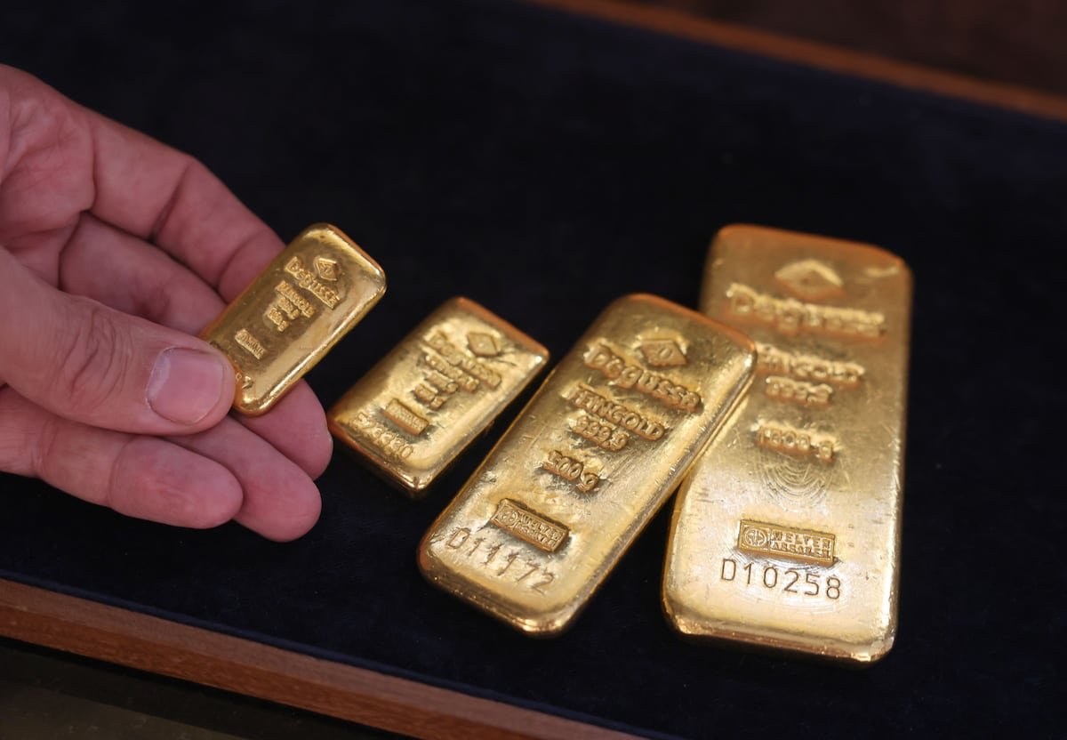 El oro se desploma por debajo de los 4.000 dólares ante el optimismo por un acuerdo comercial entre Washington y Pekín | Mercados Financieros