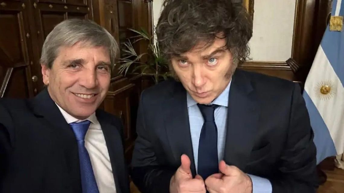 El «salvataje financiero» de EEUU divide opiniones: respaldo al peso y dudas sobre las condiciones