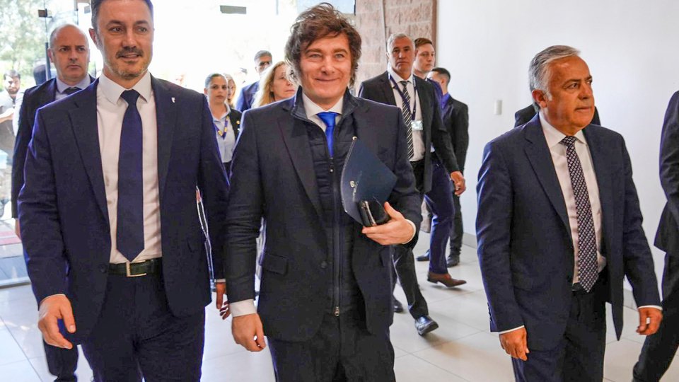 En Mendoza Milei «es un huevonazo» | A pesar de la seguridad, el Presidente fue repudiado 