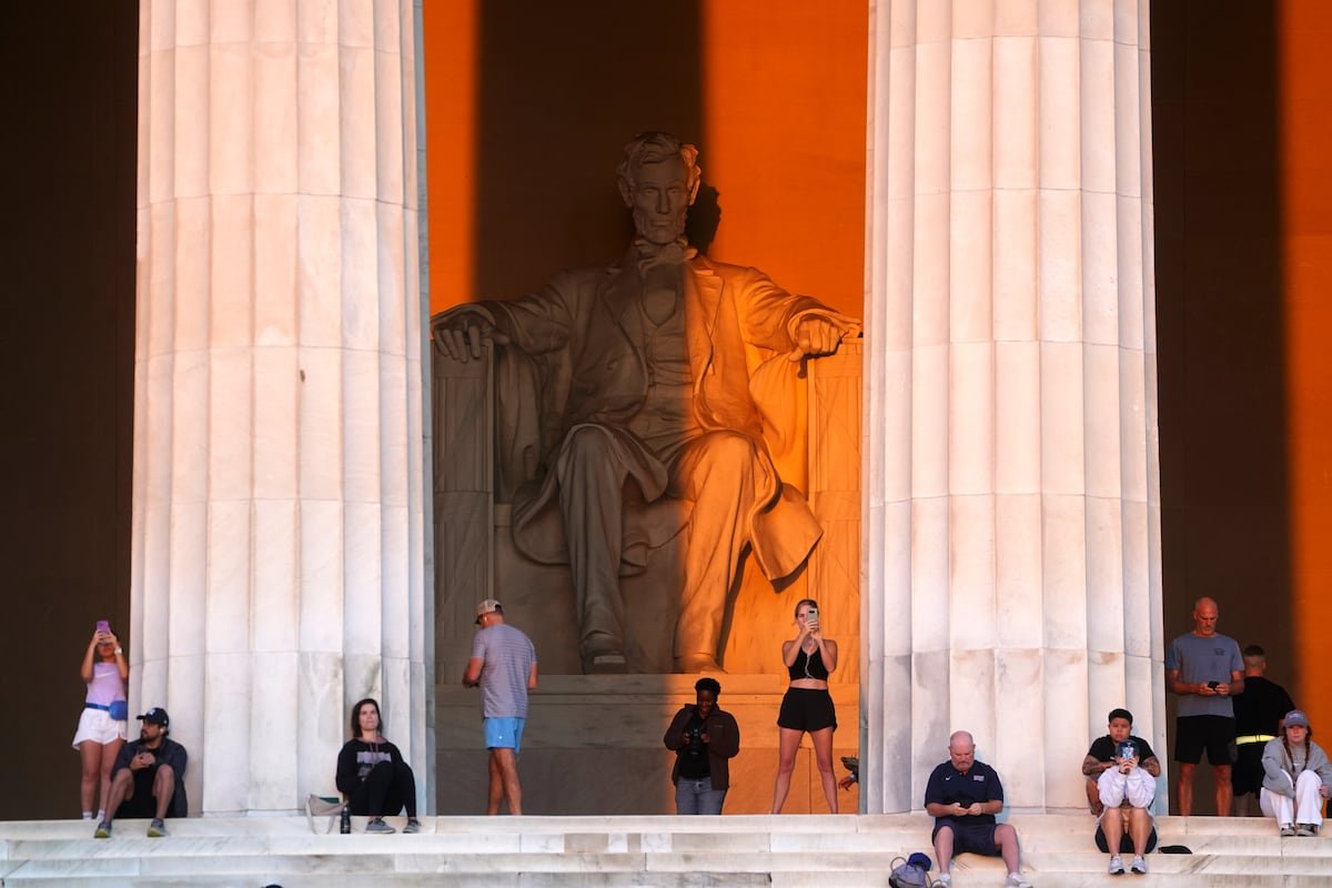 En el epicentro del cierre del Gobierno: la ‘ciudad fantasma’ de Washington se prepara para un largo cerrojazo | Internacional