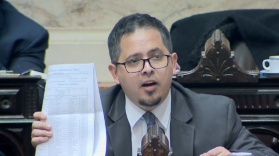 Escándalo en La Libertad Avanza: diputado exigía parte del sueldo de sus asesores para financiar el partido | El diezmo libertario de los asesores