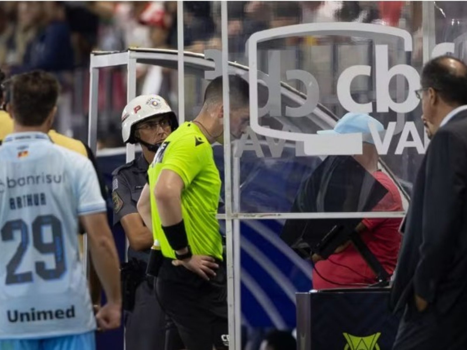 Escándalo en el Brasileirao: la CBF corrió a dos jueces del arbitraje hasta que no estén en condiciones idóneas :: Olé